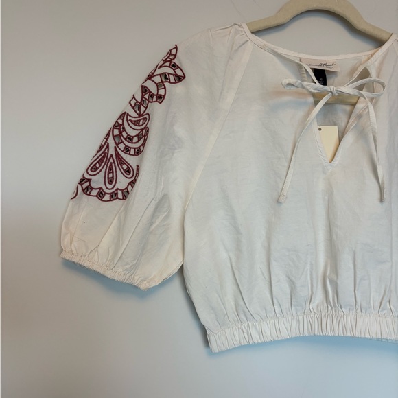 NWT Universal Thread Cream Balloon Sleeve Eyelet blouse crop top XS - Picture 3 of 7